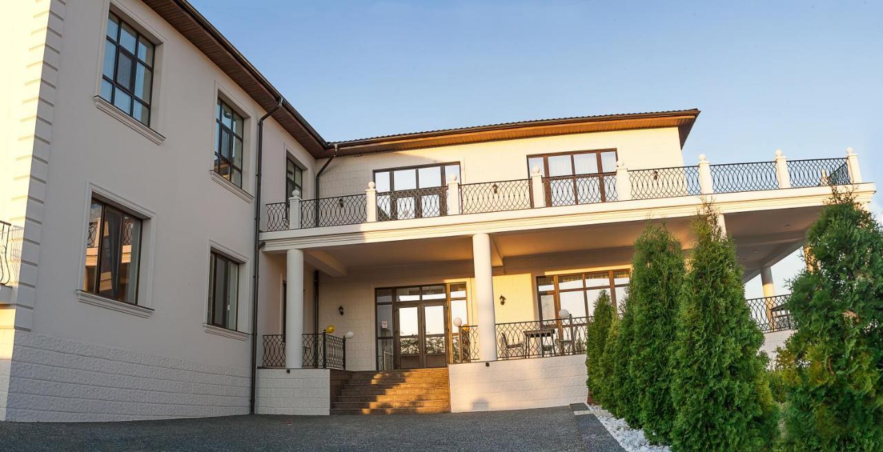 Colinele Aurii Cimislia Hotel Buitenkant foto
