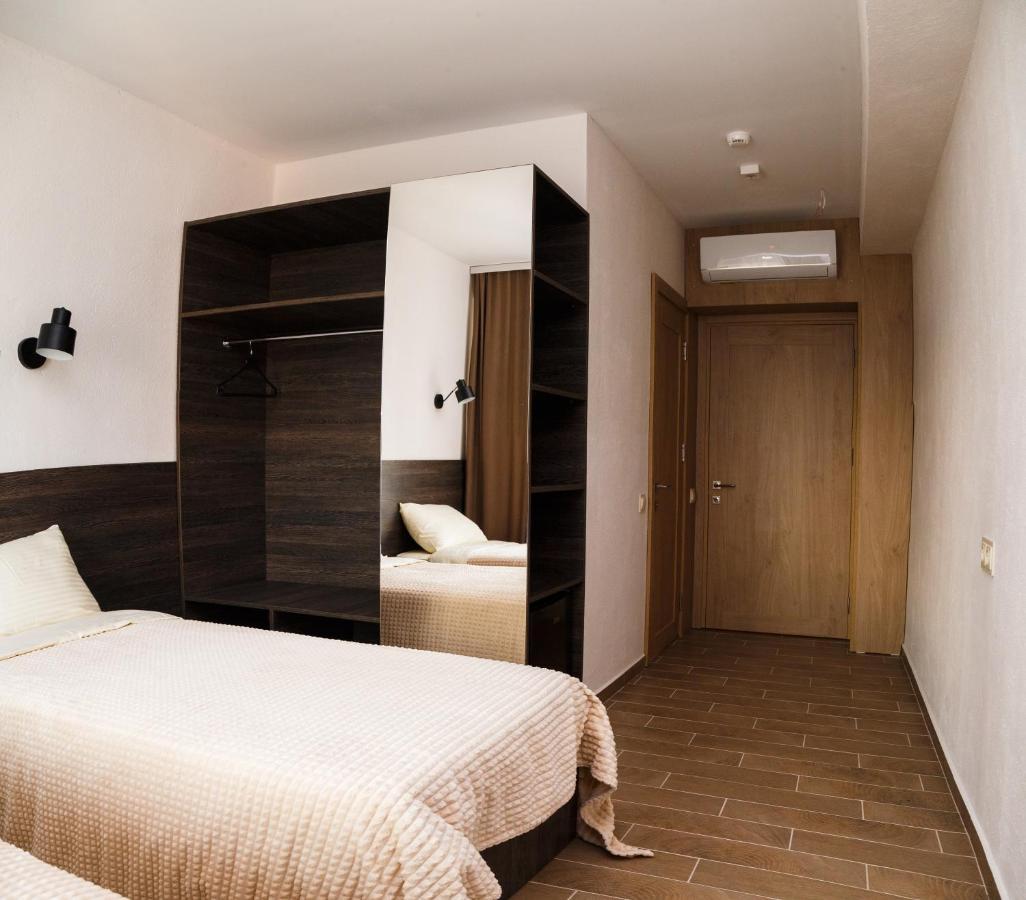 Colinele Aurii Cimislia Hotel Buitenkant foto